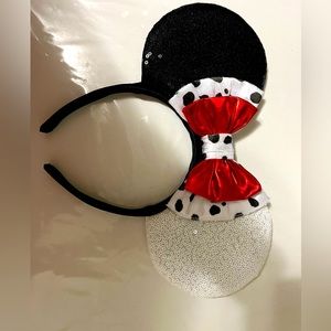 Bundle only for $5 Brand new Disney Minnie MOUSE Headband with mouse ears